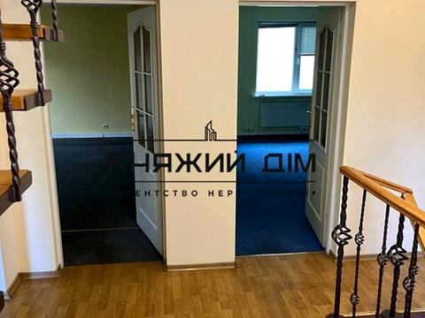 комерційна за адресою Малоземельна, 1