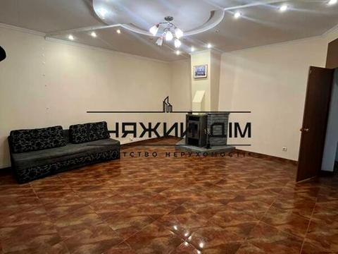 комерційна за адресою Малоземельна, 1