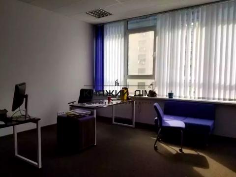 комерційна за адресою Євгена Коновальця вул. (Щорса), 36д