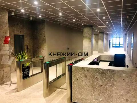 комерційна за адресою Євгена Коновальця вул. (Щорса), 36д