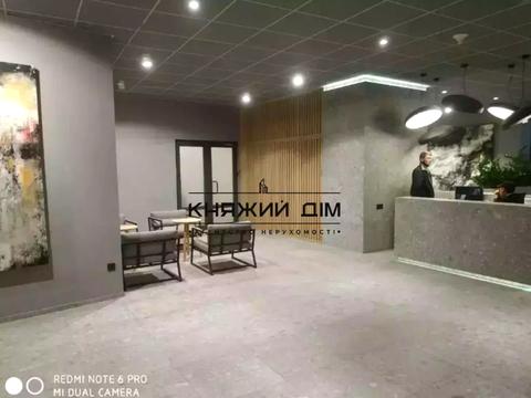 комерційна за адресою Євгена Коновальця вул. (Щорса), 36д