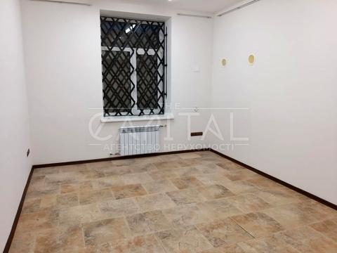 комерційна за адресою Паньківська вул., 18
