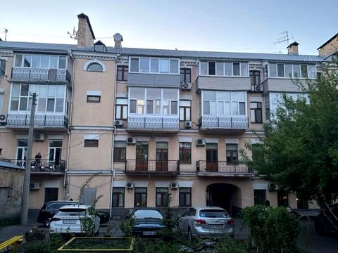 квартира за адресою Верхній Вал вул., 62