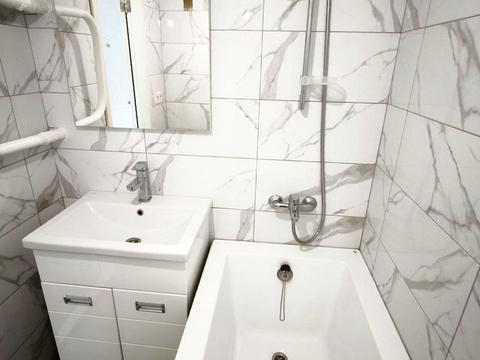 квартира за адресою Всіхсвятська вул. (50 років СРСР), 8
