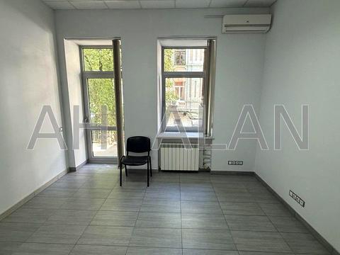 коммерческая по адресу Шота Руставели ул., 4