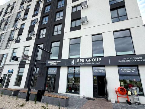 комерційна за адресою В'ячеслава Чорновола вул., (Будинок 37)