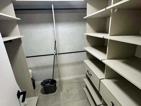 квартира за адресою Білогірська вул., 12