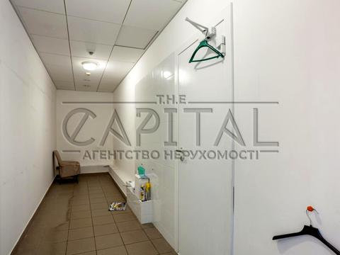 комерційна за адресою Новокостянтинівська вул., 7
