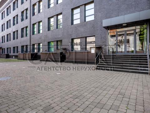 комерційна за адресою Новокостянтинівська вул., 7