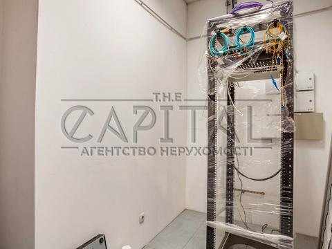 комерційна за адресою Новокостянтинівська вул., 7