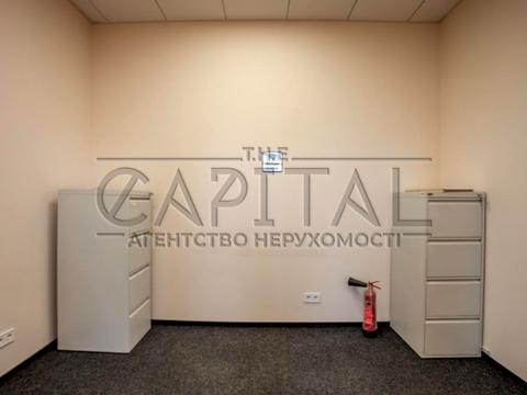 комерційна за адресою Новокостянтинівська вул., 7