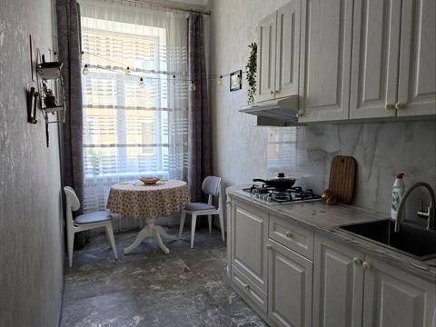 квартира за адресою Братів Міхновських вул. (Московська), 6