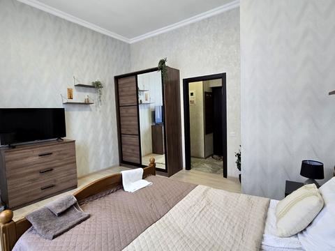 квартира за адресою Братів Міхновських вул. (Московська), 6