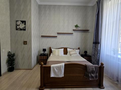 квартира за адресою Братів Міхновських вул. (Московська), 6