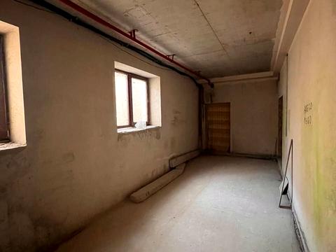 комерційна за адресою Володимира Івасюка вул., 7