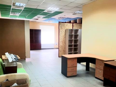 комерційна за адресою Дахнівська вул., 1