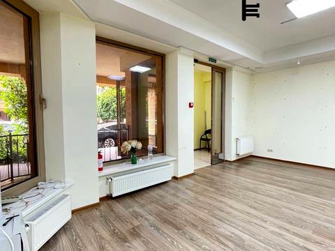 комерційна за адресою Лесі Українки вул., 41