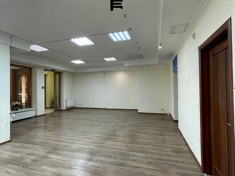 комерційна за адресою Лесі Українки вул., 41