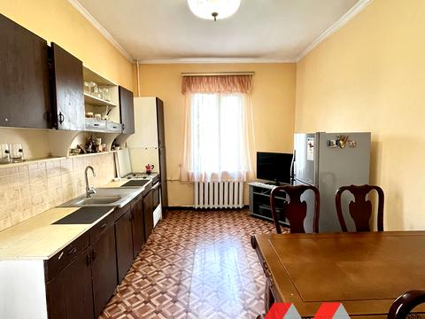квартира за адресою Докучаєвська вул., 18