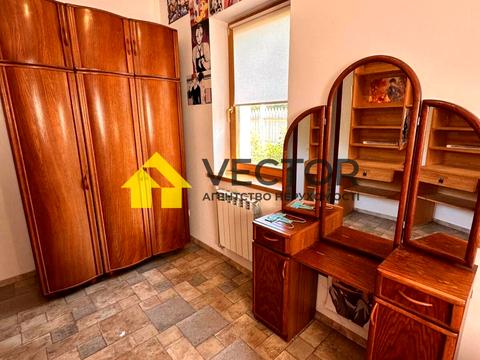 будинок за адресою Довженка вул.