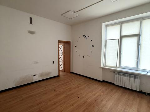 комерційна за адресою Харківська вул., 9