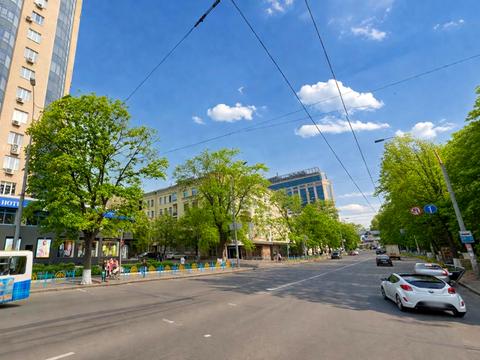 комерційна за адресою Князів Острозьких вул. (Московська), 41/8