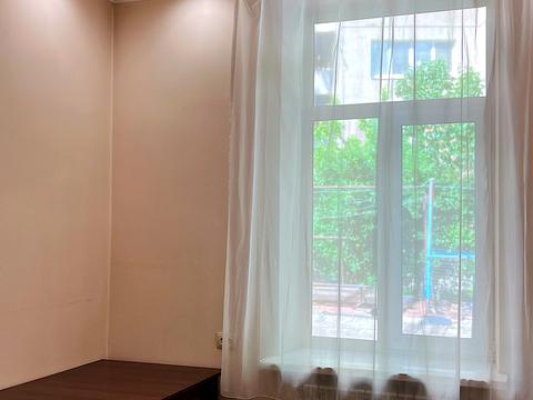 квартира за адресою Любомира Романківа вул. (Червона), 19