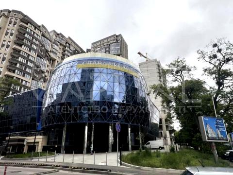 комерційна за адресою Василя Тютюнника вул. (Анрі Барбюса), 37/1