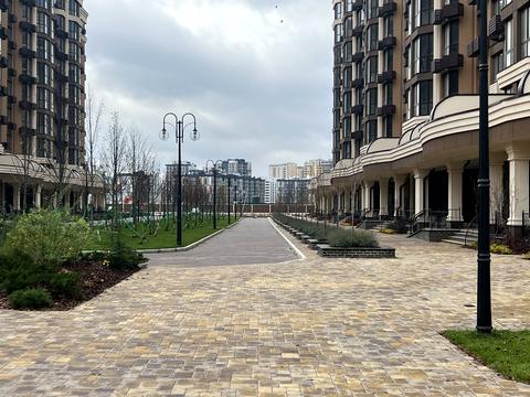 комерційна за адресою Мартинова просп., (вул. Радісна, 4а)