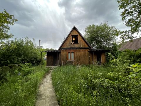 будинок за адресою с. Ровжі, Абрикосова