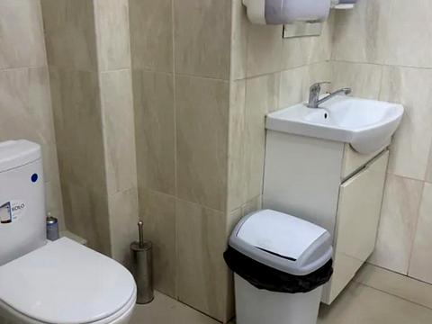 комерційна за адресою Трускавецька вул., 8