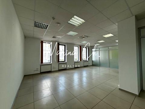 комерційна за адресою Короленка вул., 15