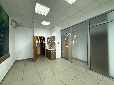 комерційна за адресою Короленка вул., 15