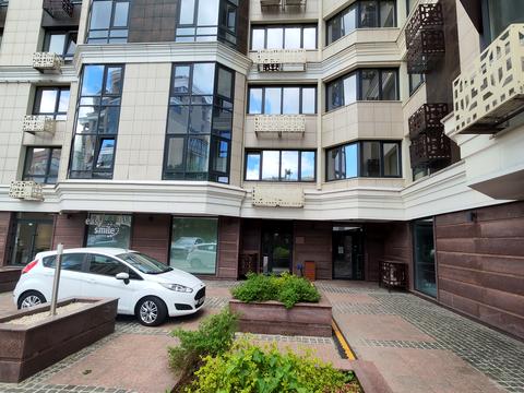 комерційна за адресою Золотоустівська вул., 25