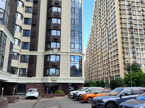 комерційна за адресою Золотоустівська вул., 25