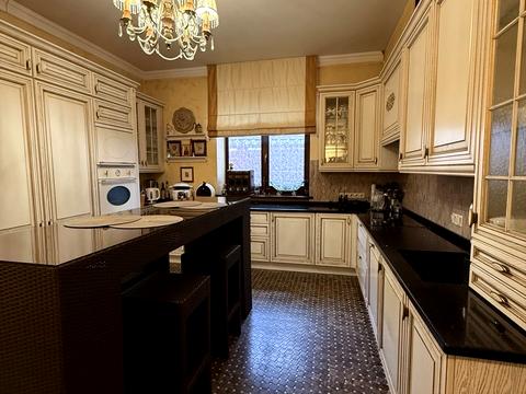 будинок за адресою Каменярів вул.