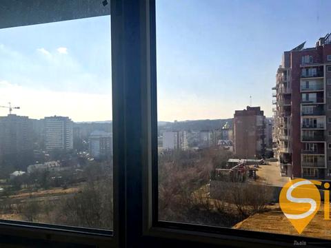 квартира за адресою Кирила Студинського вул., 14