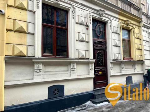 комерційна за адресою Богдана Лепкого вул., 11