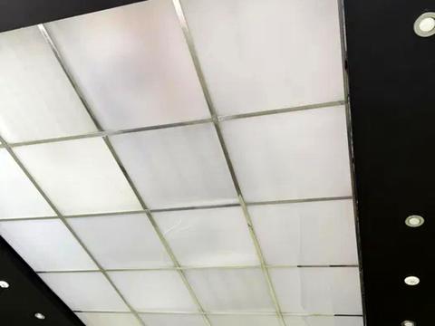 комерційна за адресою Богдана Лепкого вул., 11