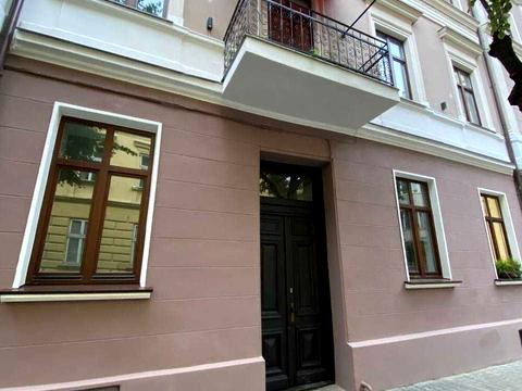 комерційна за адресою Юліана Романчука вул., 2