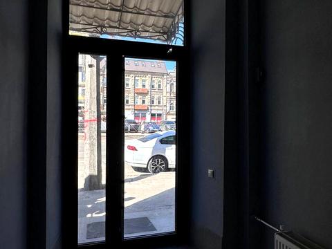 комерційна за адресою Верхній Вал вул., 30