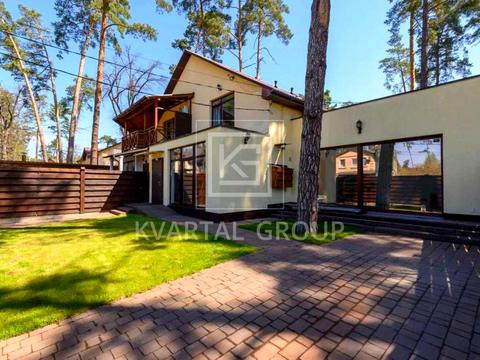 будинок за адресою Революції Гідності вул. (Революції), 4В