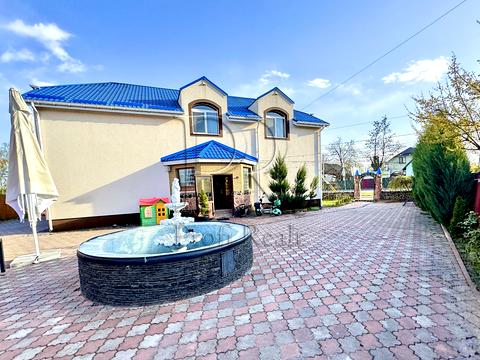будинок за адресою Свято-Покровська вул. (Леніна)