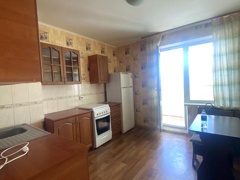 квартира за адресою Милославська вул., 16