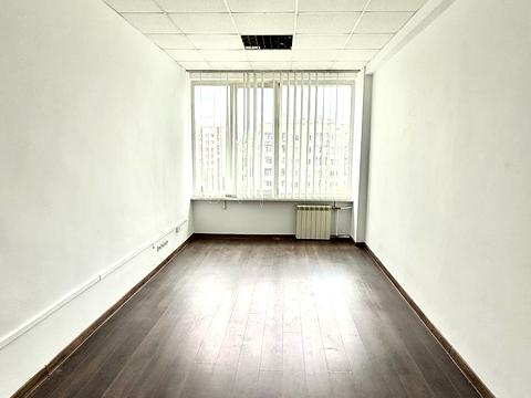 комерційна за адресою В'ячеслава Чорновола просп. (), 63