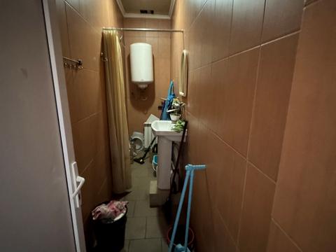 комерційна за адресою Металургів просп., 2б
