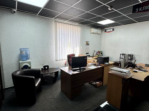 комерційна за адресою Металургів просп., 2б
