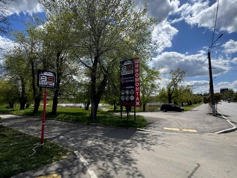 комерційна за адресою Металургів просп., 2б