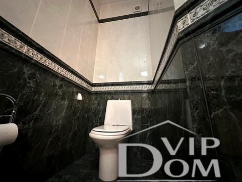 будинок за адресою Анни Ахматової вул.