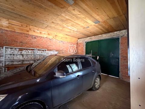 будинок за адресою Леоніда Каденюка вул., 21